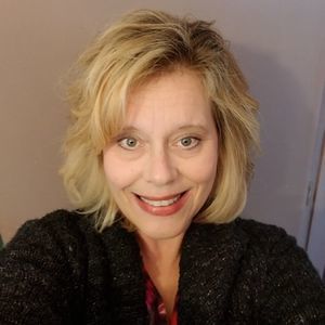 Meet your Posher, Dana